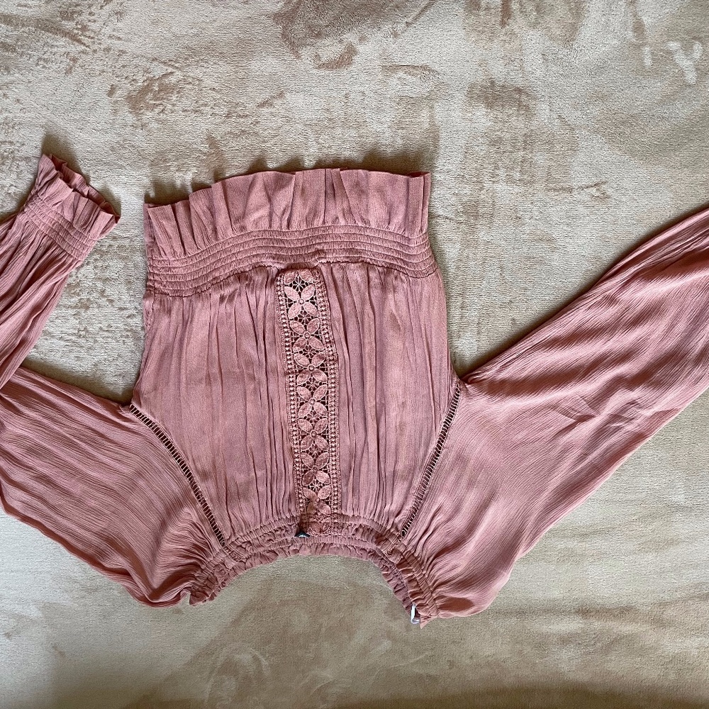 H&M Off-shoulder flowy pink shirt